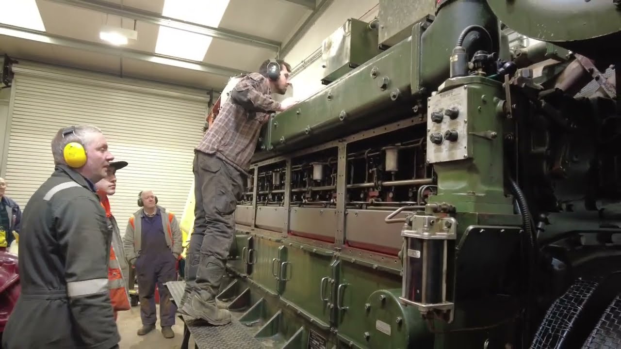 Blackstone E8 cylinder engine first run.