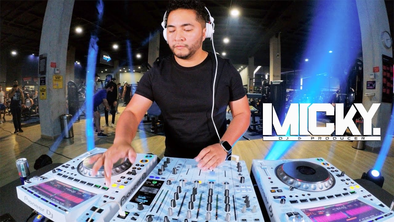 • DJ MICKY • Sessions Premier Fitness Club