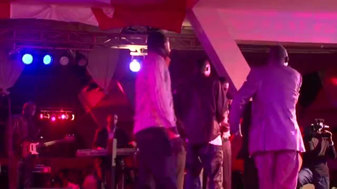 Youssou ndour et la danse de Youza