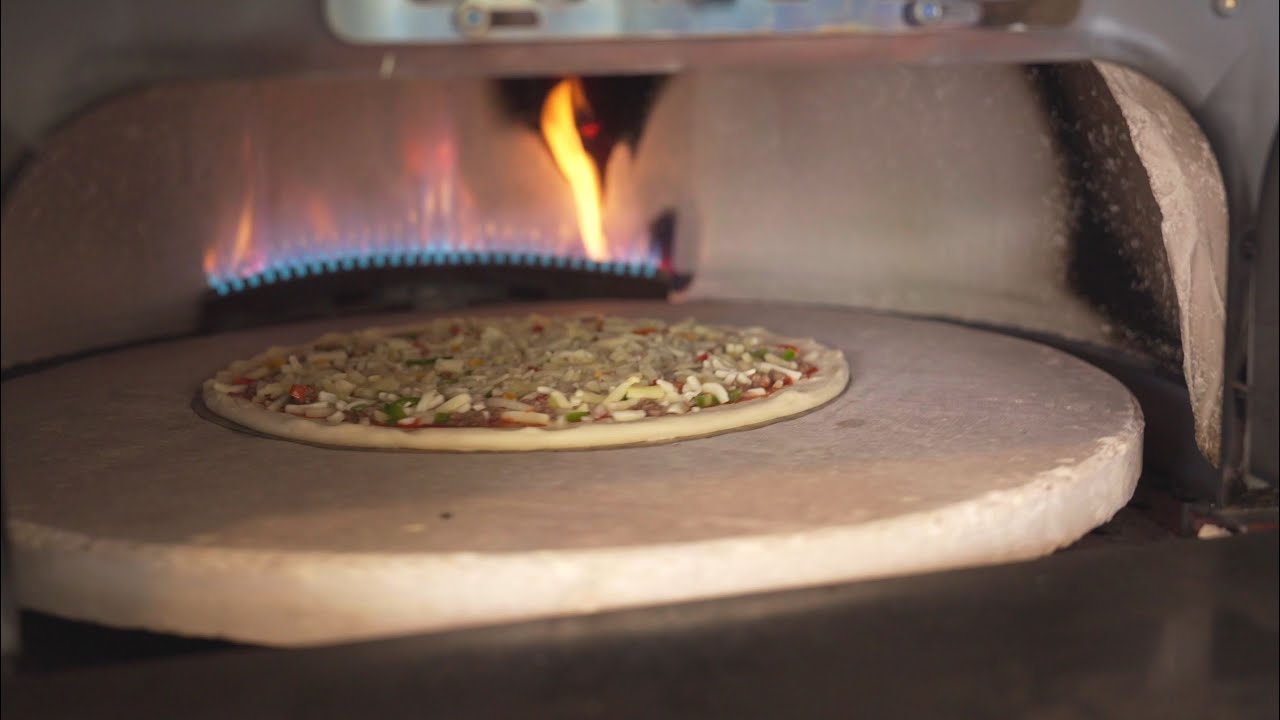 넣으면 끝! 자동회전 화덕피자 650℃ 1분 30초만에 쫀득하게 구워지는 도우 Lotaion brick oven Italian pizza in Korea