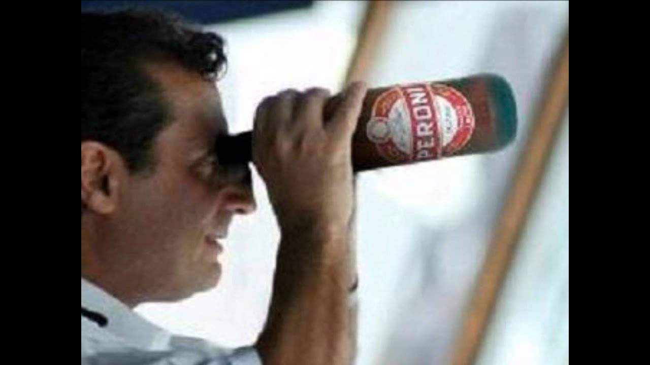Capitan Schettino - Alberto Dimensione Musica - Parodia La canzone del capitano.wmv