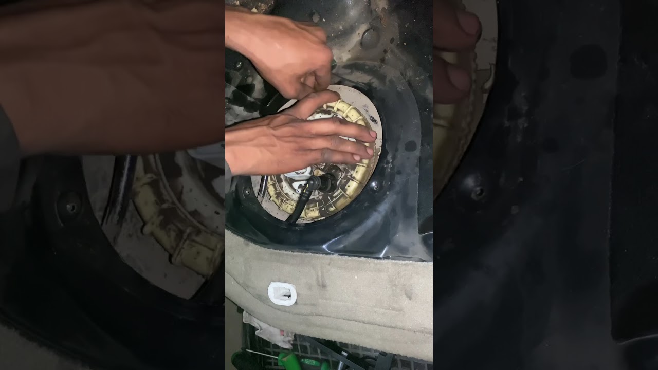 Audi A4 2.0 tdi fuel pump remove