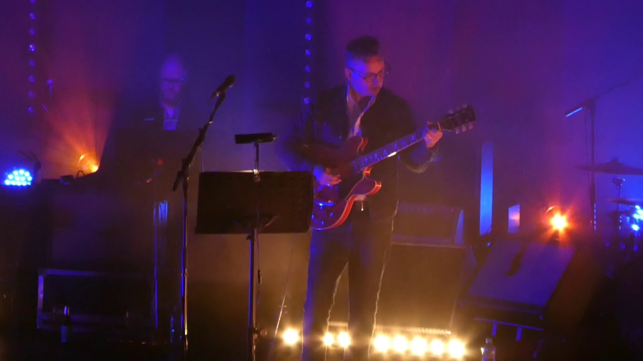 Richard Hawley - Manchester Albert Hall 07/10/2019 - There's a Storm Coming