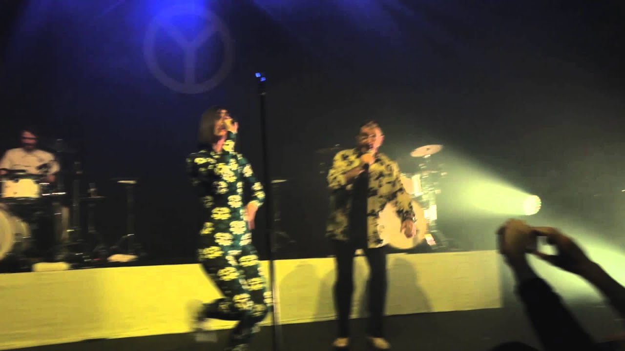 Yelle en duo avec Richard Gotainer - Extrait le Sampa - La Cigale, Paris