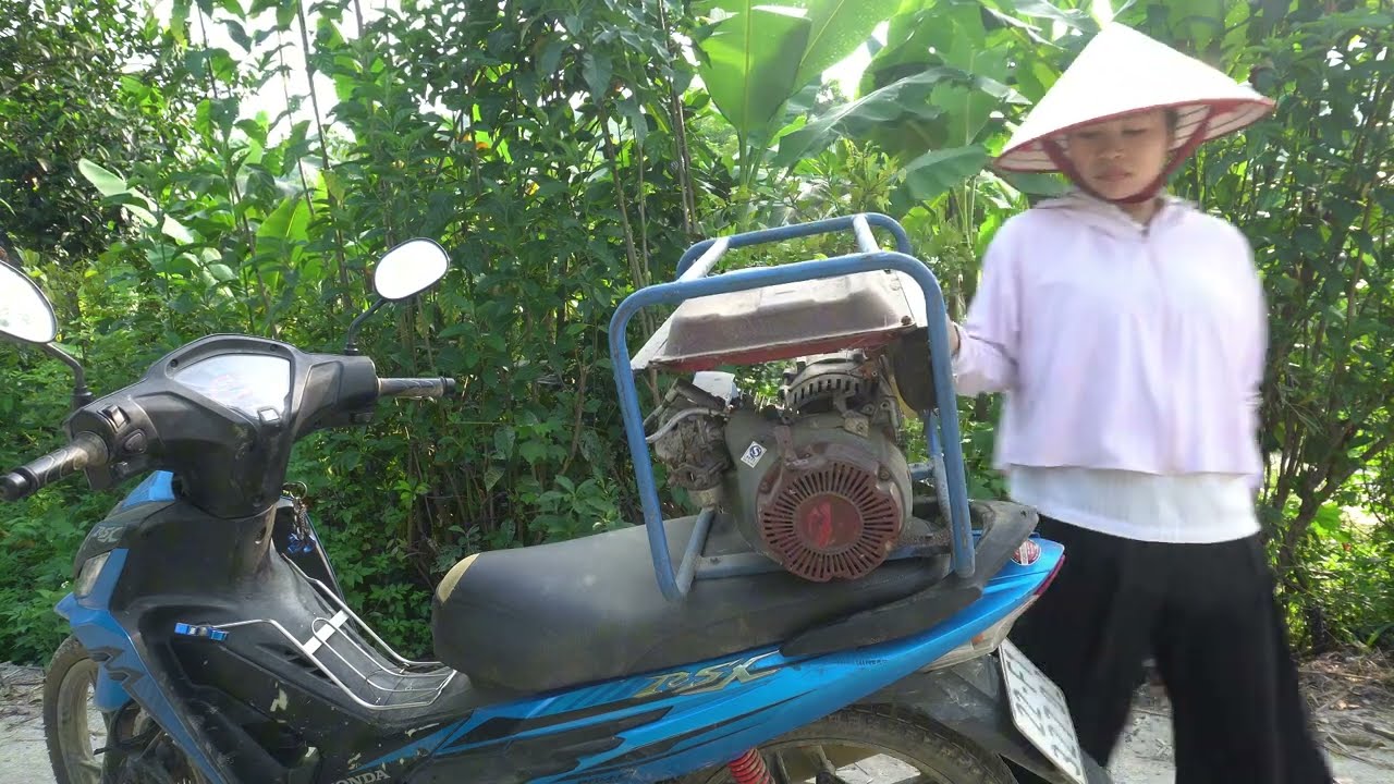 18-Year-Old Genius Girl Repairs Old Diesel Engine That Wouldn’t Start