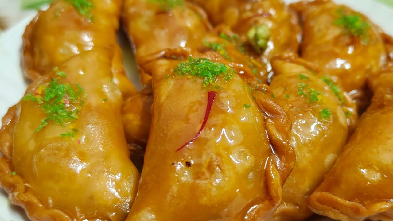 Holi Special Sooji Mawa Gujiya 