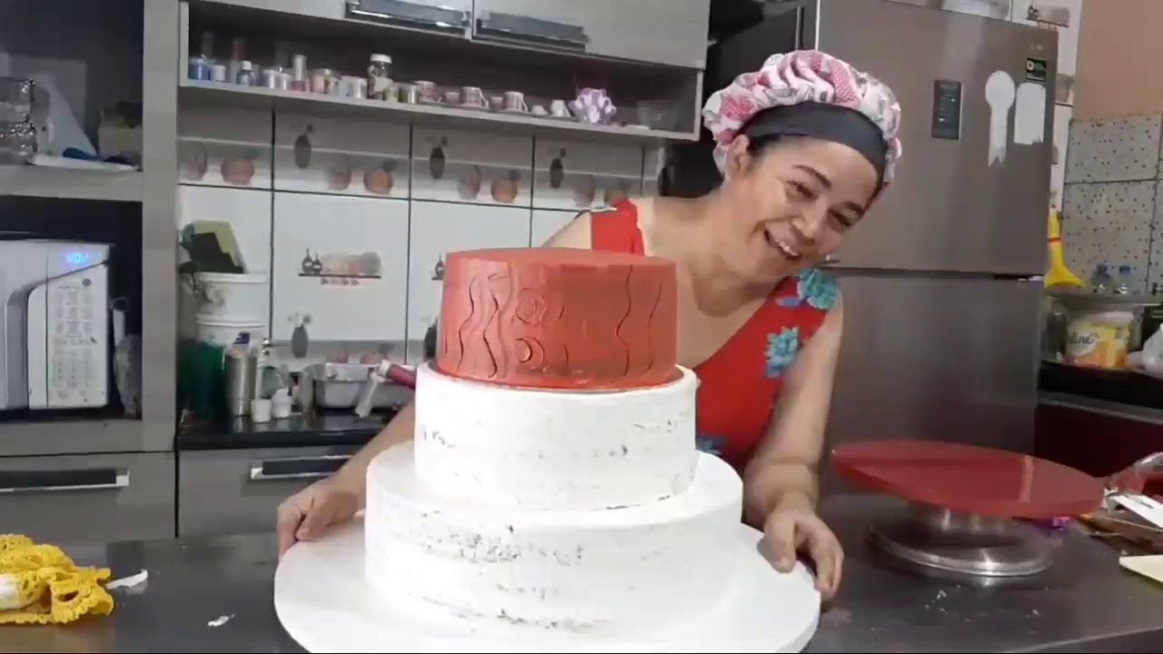Bolo de 3 andares 170 pessoas fazendinha