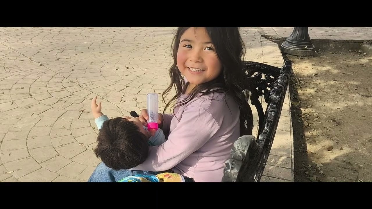 Llegó Luciano y Mia Lía se hacen cargo de el 