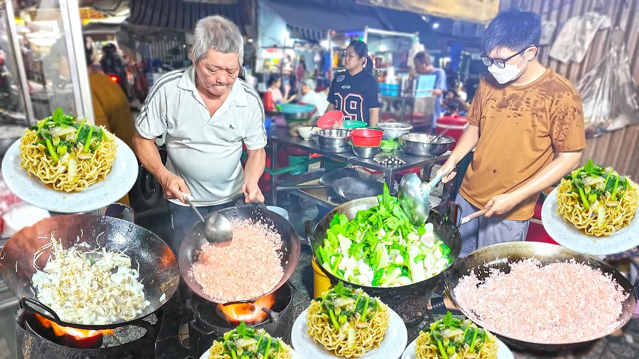 Thực Hư Qu&aacute;n Ăn Nam K&yacute; Gốc Hoa 50 Năm Được Trấn Th&agrave;nh Review Kh&aacute;ch Đ&ocirc;ng Nghẹt Thực Tế M&oacute;n Ăn C&oacute; Ngon