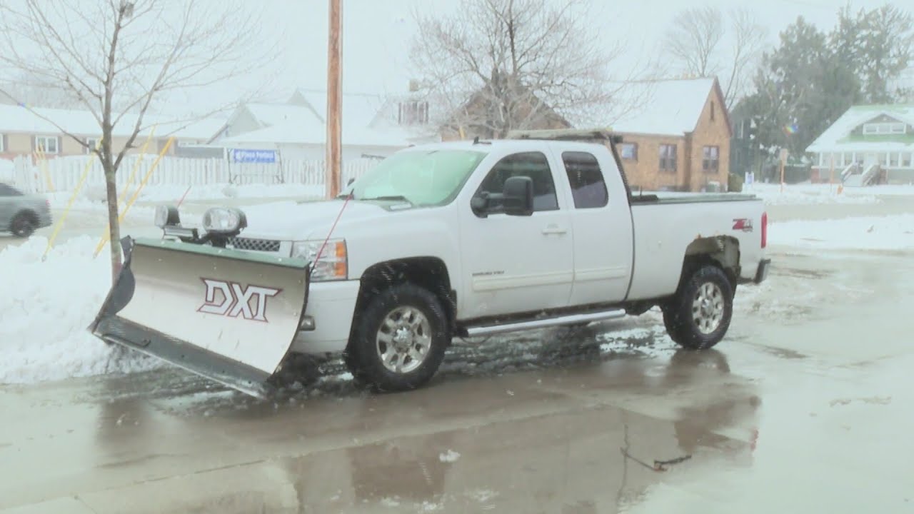 ‘Heart Attack Snow’: Marinette residents react to heavy snow dump