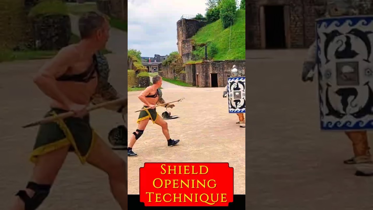 Shield Opening Technique. Gladiator Fight. Retiarius vs Secutor