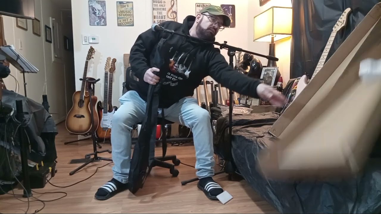 @TeaseGuitars Part 2 Review of the ST-1 and unboxing of the SS-1