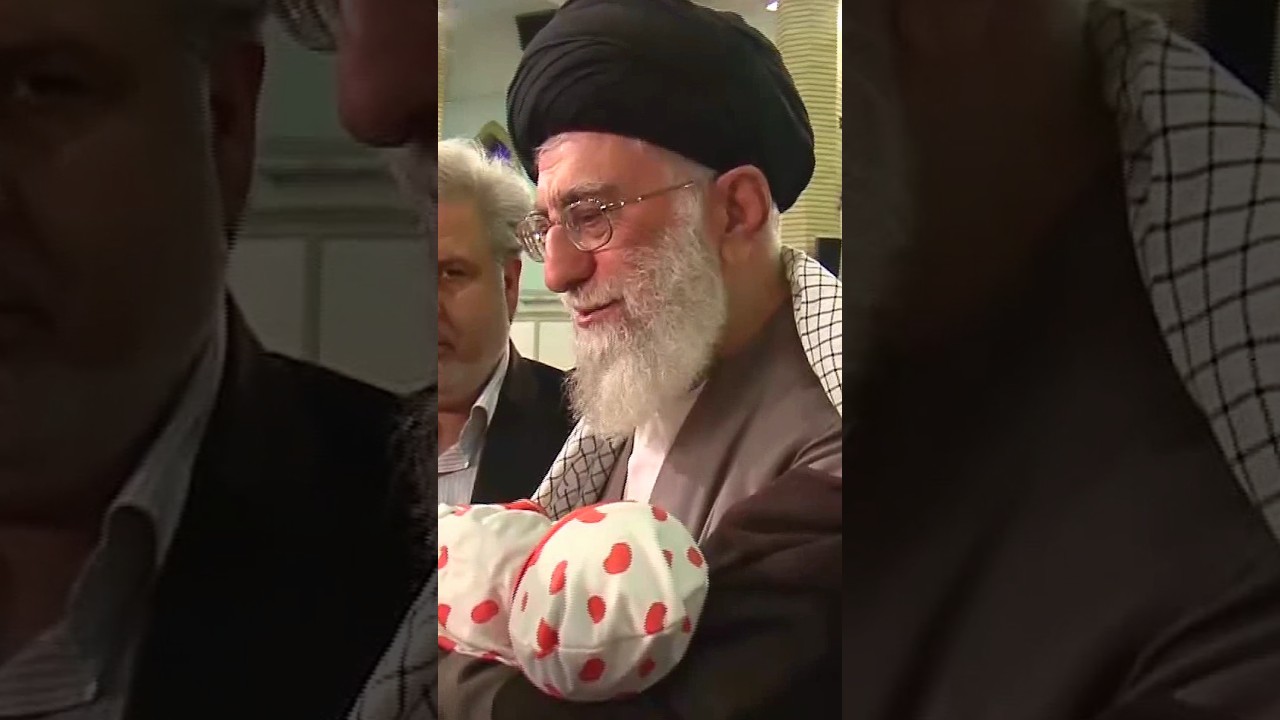 A Loving Smile That Wins Hearts 😊💓[Ayatollah Khamenei -\Edit]