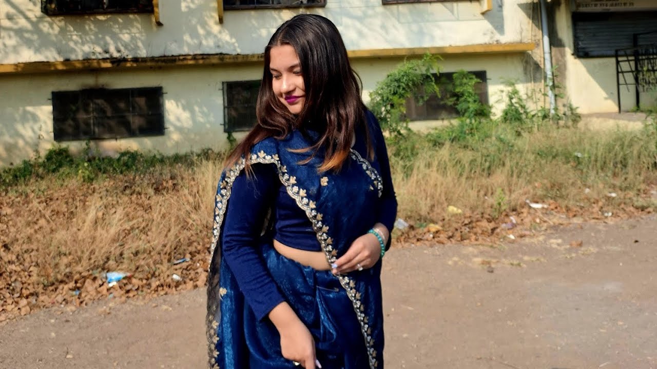 Doing mackup on blue💙saree🥻on clg days and wedding aswell😉#viral#grwm#trend #viralvideo.