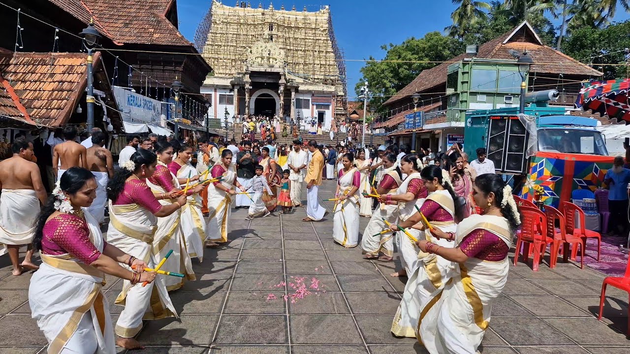 ശ്രീ പത്മനാഭ സ്വാമിയെ തൊഴുത്തിറങ്ങിയപ്പോൾ കണ്ടത് ❤️❤️