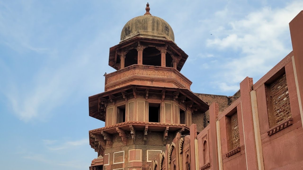  Agra fort