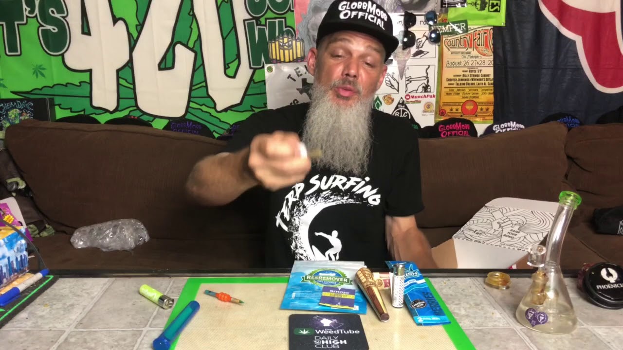 DAILY HIGH CLUB X THE WEEDTUBE AUGUST 2018 unboxing