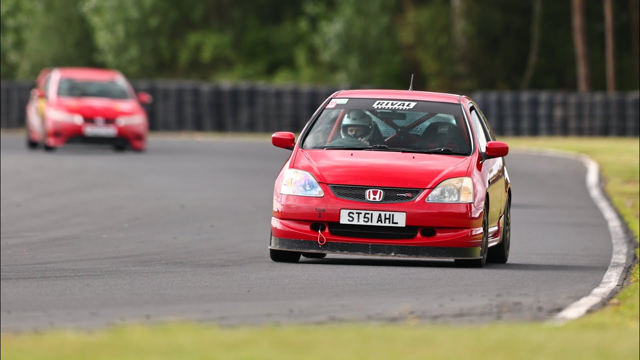 Javelin trackday at Croft circuit in the Ep3.