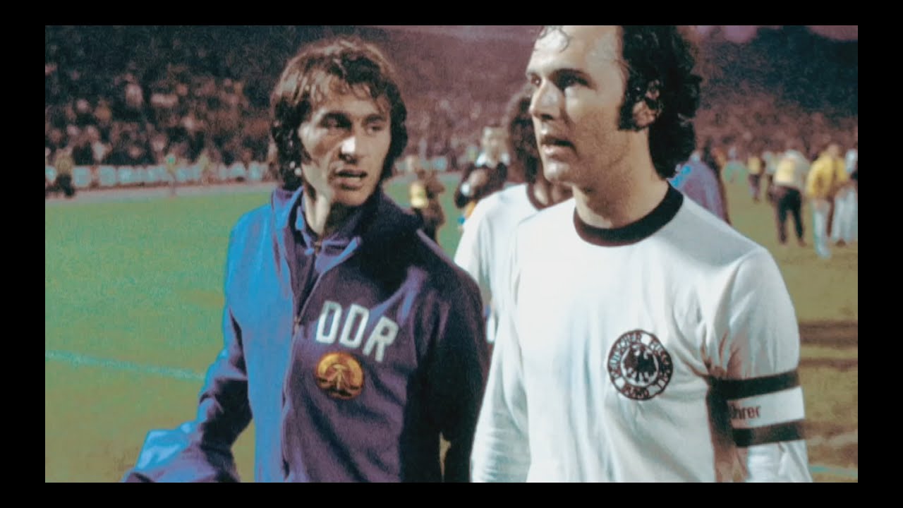 DDR-Fu&szlig;ballstar Harald Irmscher und sein Beckenbauer Trikot