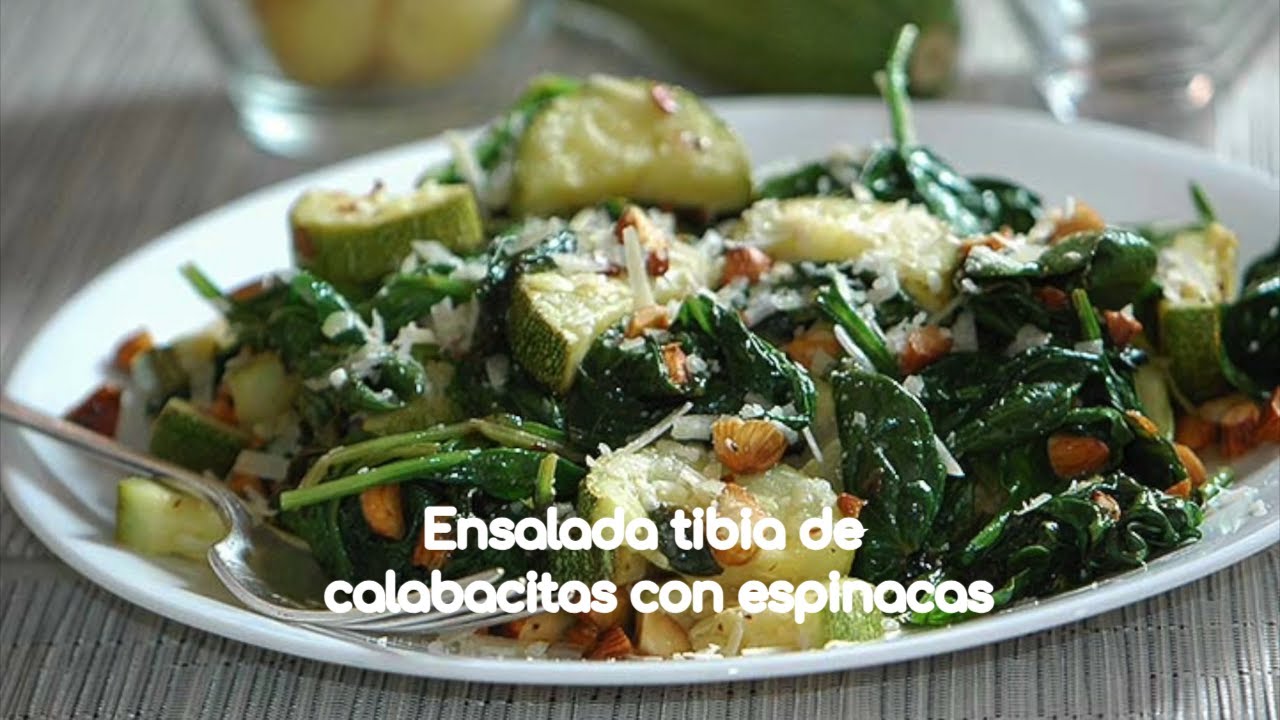 Ensalada tibia de calabacitas con espinacas
