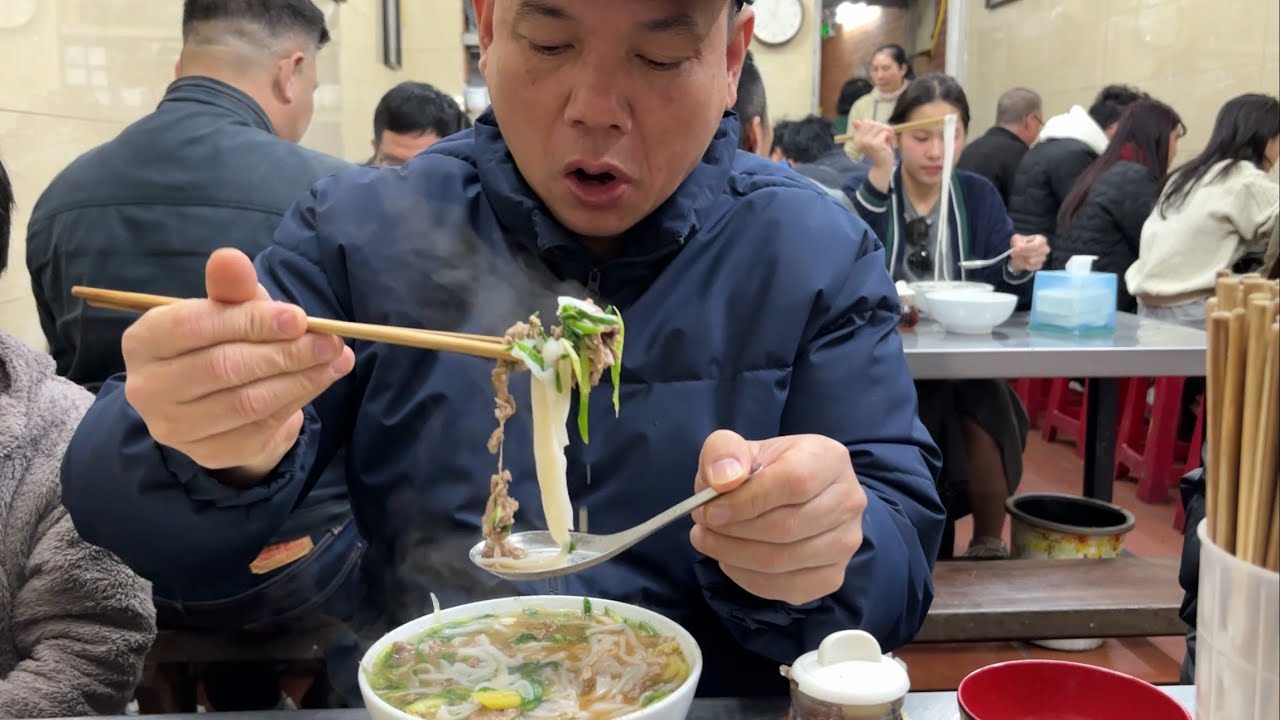 Hanoi Pho  70k one bowl -Phở Thìn -70K/Bát nhiều thịt -nhiều hành