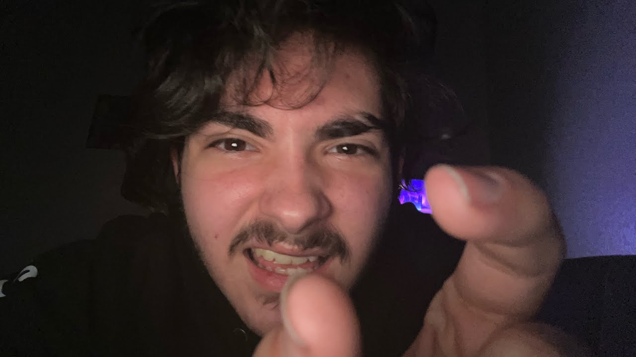 ASMR theres something in your eye (PHOTOSENSITIVITY WARNING)