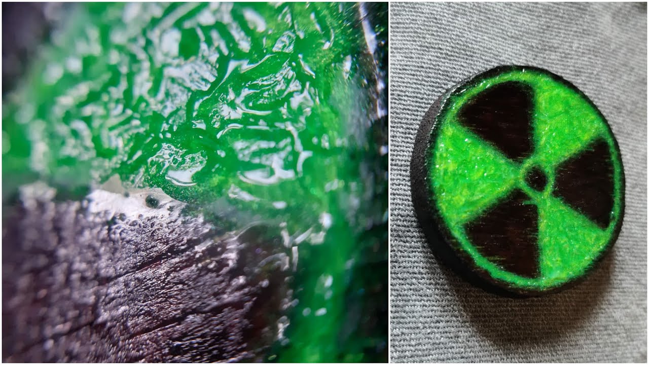 Radioactive waste, wood and epoxy resin. Scorie radioattive, ciondolo in legno e resina epossidica