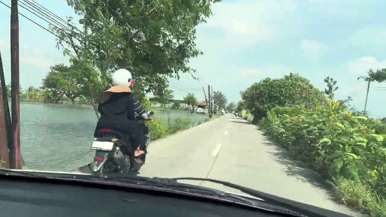 Kondisi Jalan Deket - Soko - Glagah Setelah Terendam Banjir. Masih Aman.