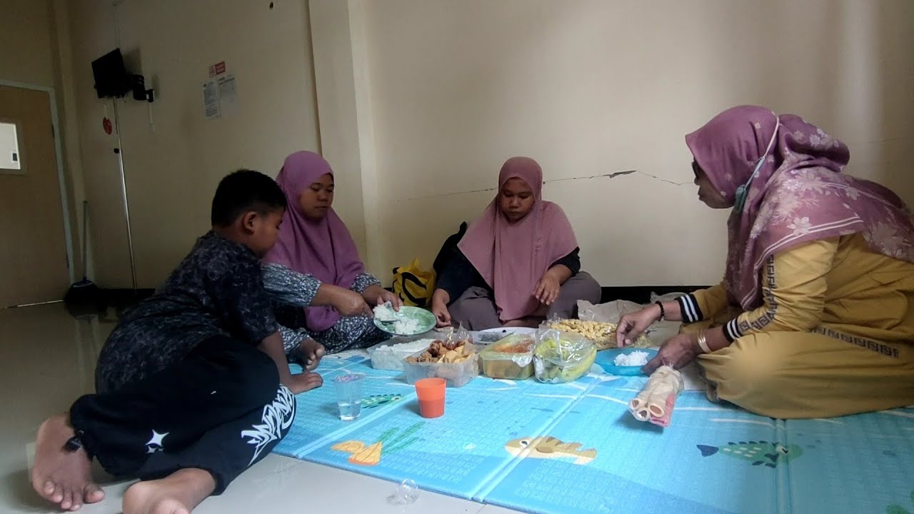 Makan itu utama jangan sampai telat di situasi seperti ini 