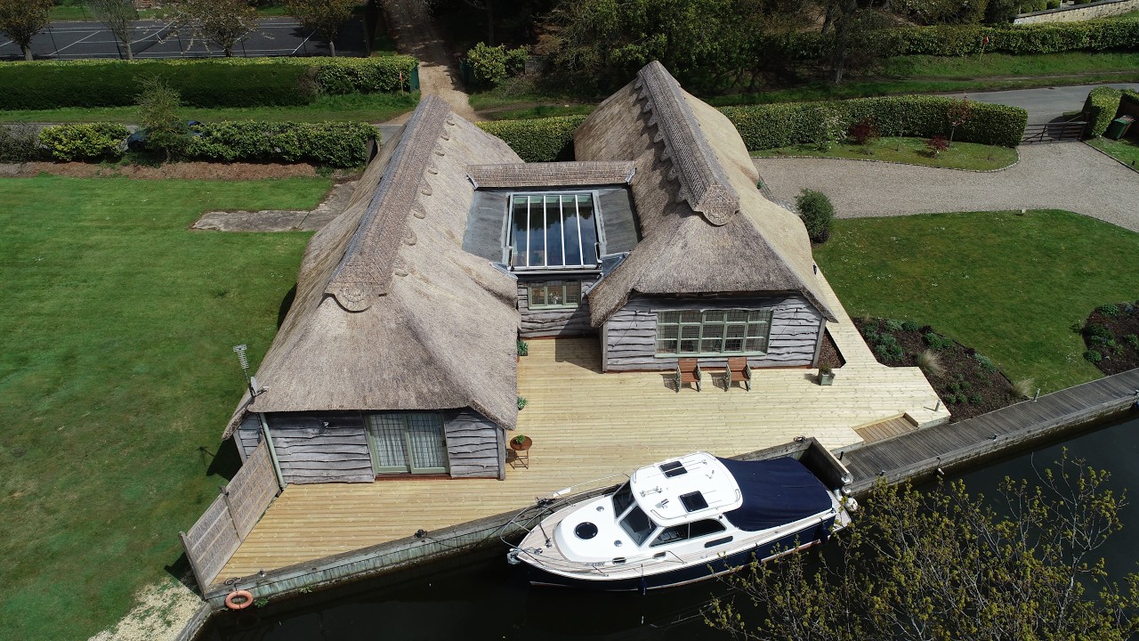 Four Bedroom Detached Waterside property in Horning - Norfolk Broads Property
