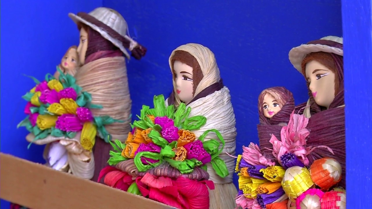Pintorescas artesanías realizadas en hojas de maíz. #RegiónTR3CE