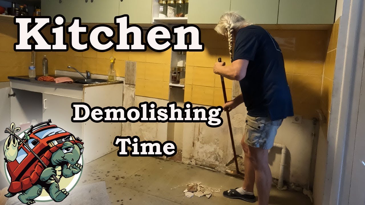 Demolishing  A Kitchen And A Huge 'Brocante'
