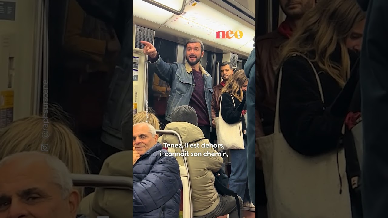 Quand @raphsurscene se transforme en po&egrave;te dans le m&eacute;tro parisien avec &ldquo;Le Mot&rdquo; de Victor Hugo