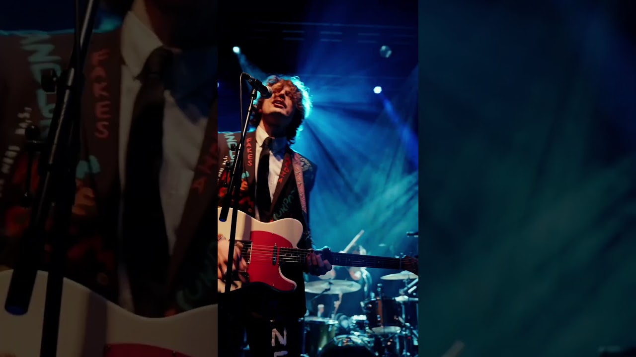 POV: you didn&rsquo;t know what you needed until now&hellip; #doomscrolling #newmusic #musicdiscovery #thevalla