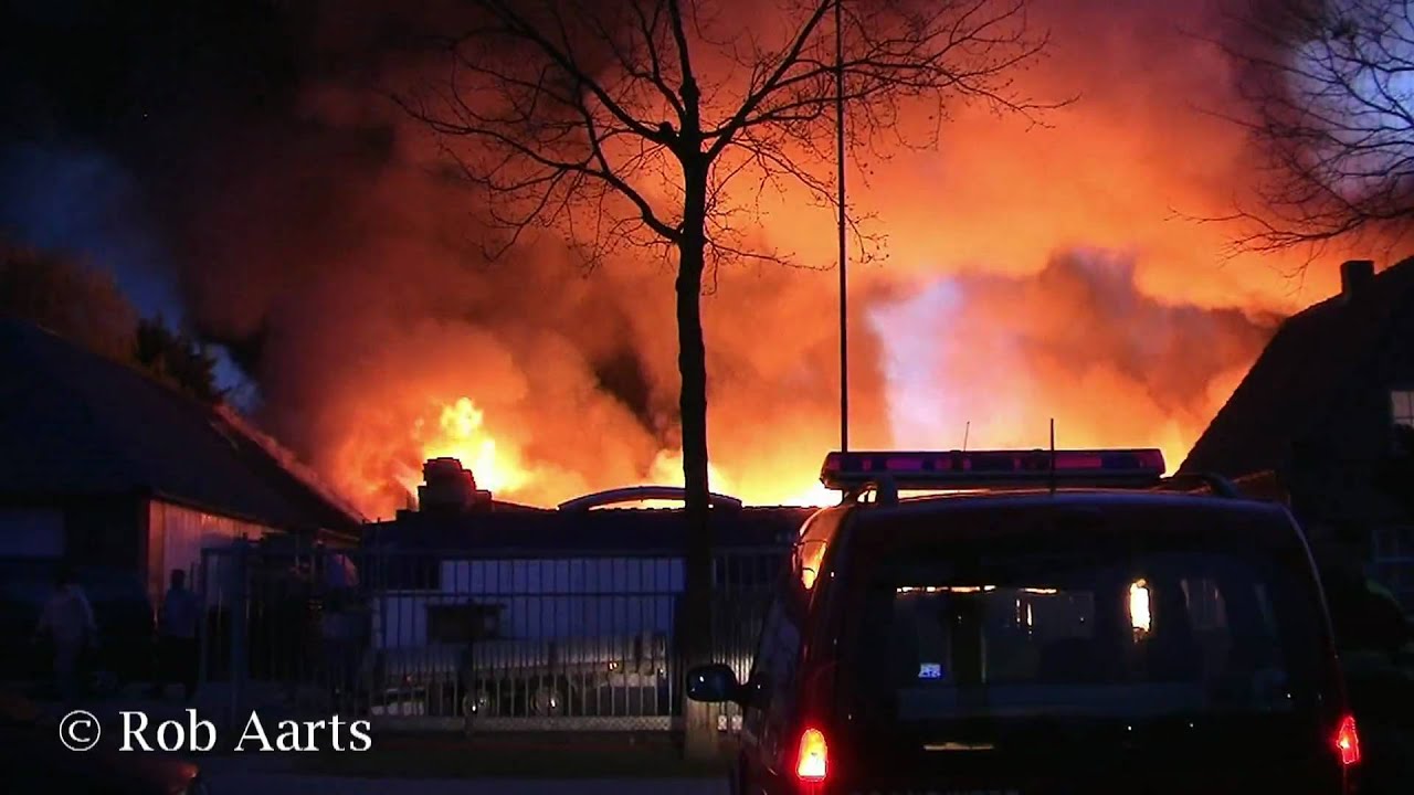 Timmerbedrijf afgebrand in Someren
