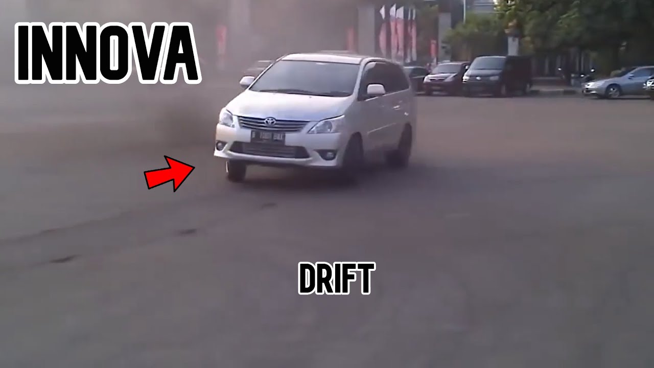 This is Why INNOVA / INNOVA CRYSTA Best | Off-road & Towing capabilities | stunt | Car Wali Baat 🔥🔥