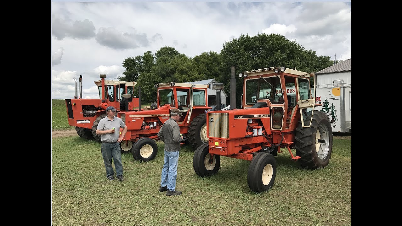 Allis Chalmers 200, 190XT and 440 Tractors Sold on Hastings, MN Farm Auction Saturday