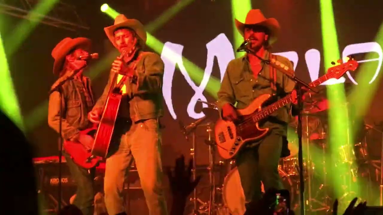 Midland / Drivin’ My Life Away / Cover Eddie Rabbit / Mulcahy’s - Long Island  N.Y. / 8-16-22