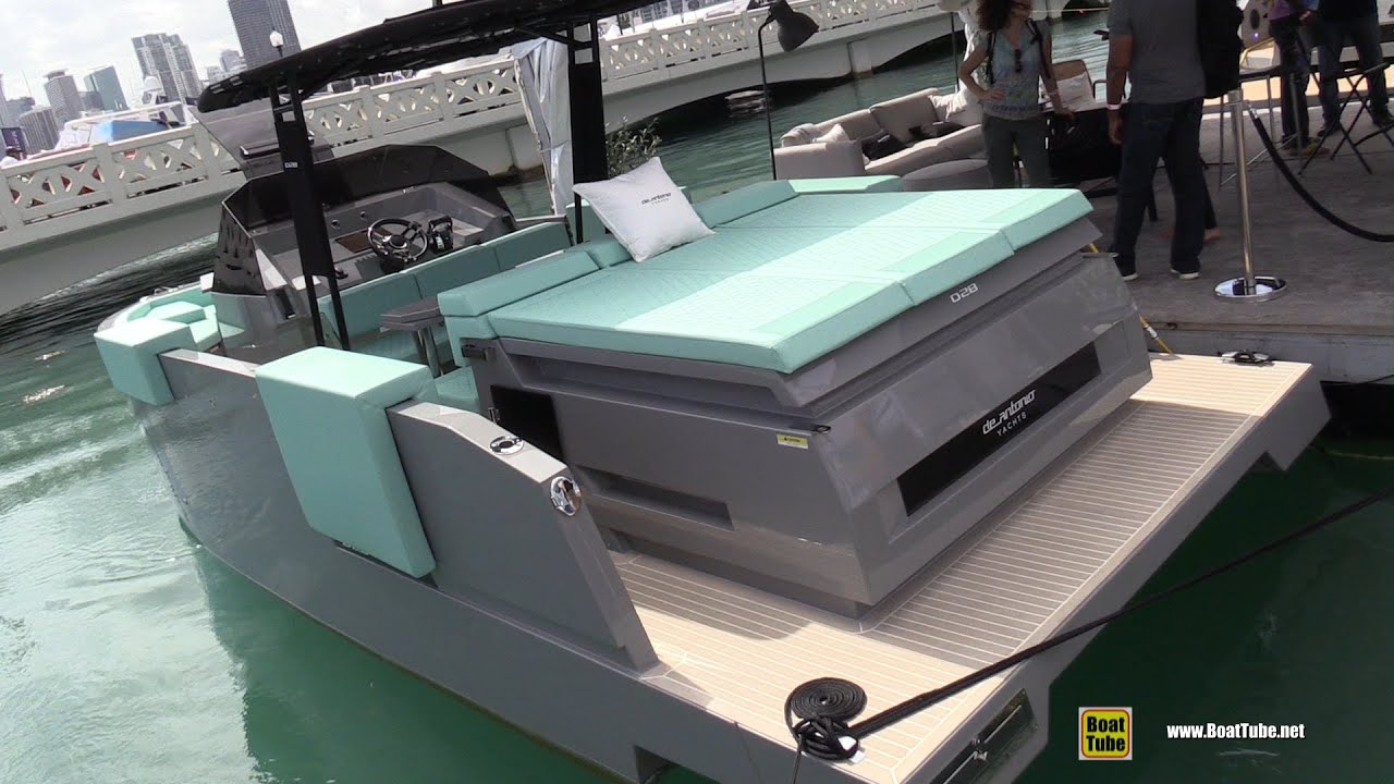 2022 De Antonio D28 Motor Boat - Walkaround Tour - 2022 Miami Boat Show