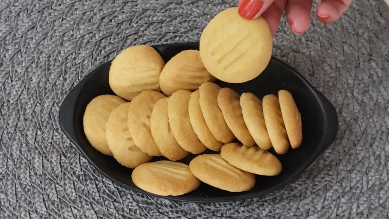 Biscoito amanteigado com 3 ingredientes que derrete na boca