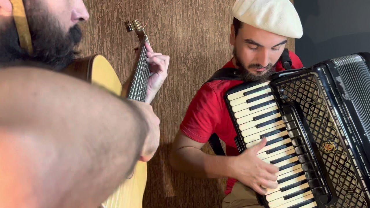 “LA CORRIDA” de Ernesto Montiel - 🪗 🎸 Karaí Guedes e Andresito Guarany