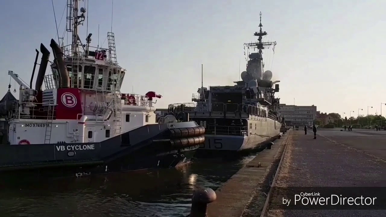 La Frégate Jean-Bart quitte le port de Dunkerque sa ville marraine en direction de Toulon.