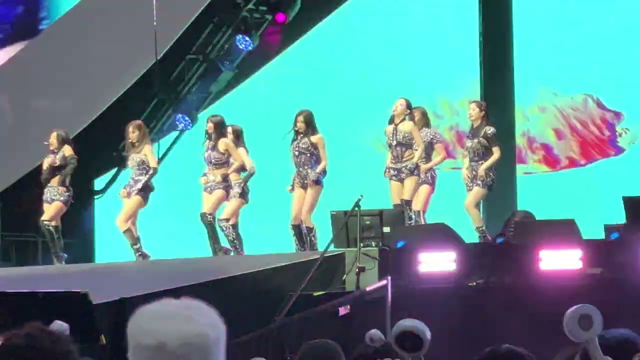 Twice - Set Me Free + Can't Stop Me Live SoFi Stadium Los Angeles 6/10/23
