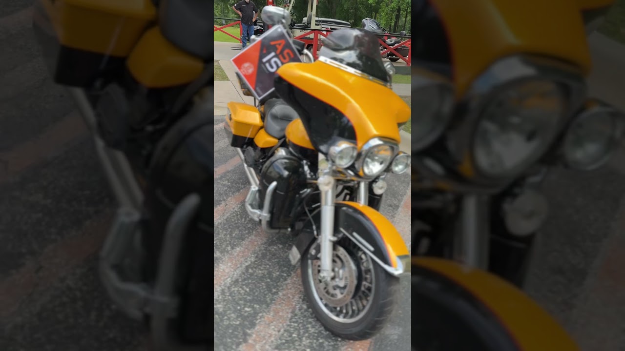 (AS-IS) (Pre-Owned) 2013 Harley-Davidson&reg; FLHTK - Electra Glide&reg; Ultra Limited - $10,000