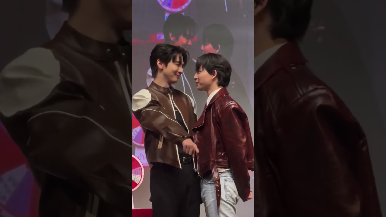at least they did an eye contact👀 