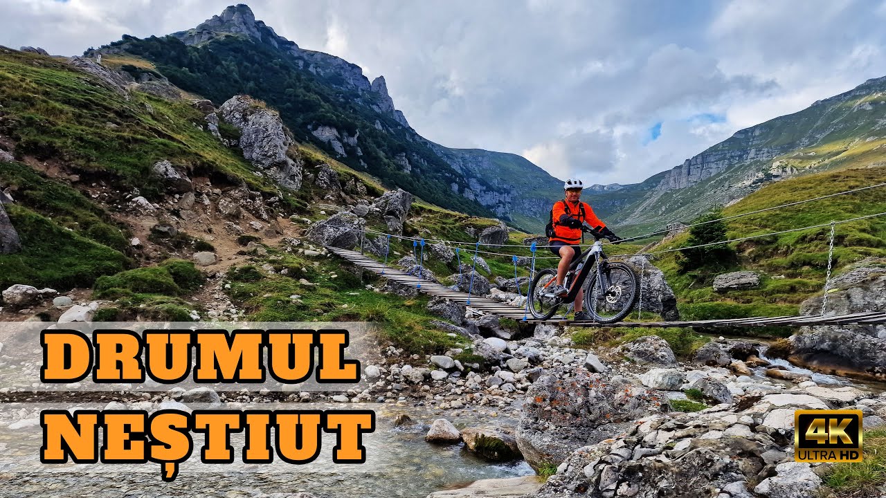Am parcurs potcoava Muntilor Bucegi pe un drum pitoresc dar complet necunoscut turistilor