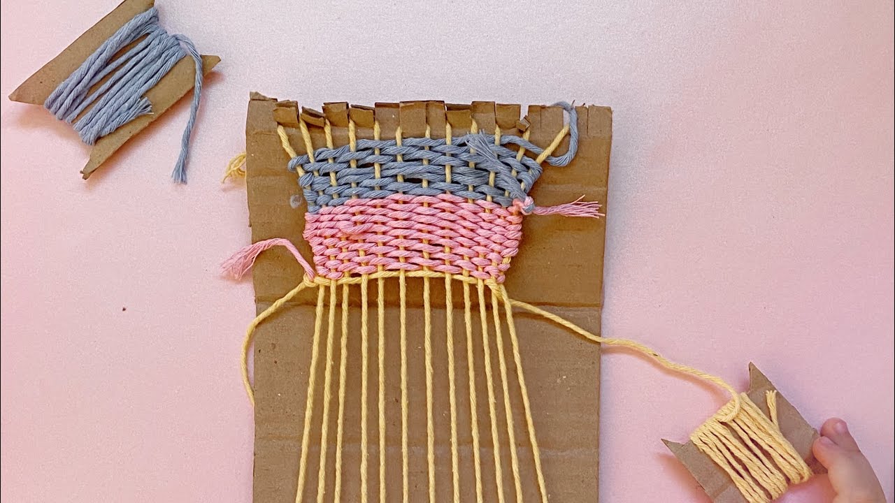 Tejido en telar de cart&oacute;n para ni&ntilde;os