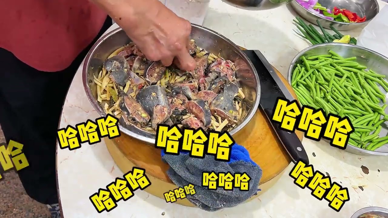 今日晚餐：大头菜蒸妹呆、烧肉炒豆角、蒜蓉豆豉炒黄沙蚬、胜瓜汤#好好吃饭 #家常菜 #美食vlog #家的味道 #简简单单又一餐