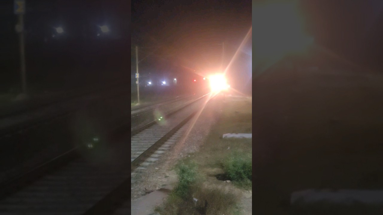 NIGHT HORROR RAJDHANI EXPRESS TRAIN #rajdhaniexpress #railwaymylove