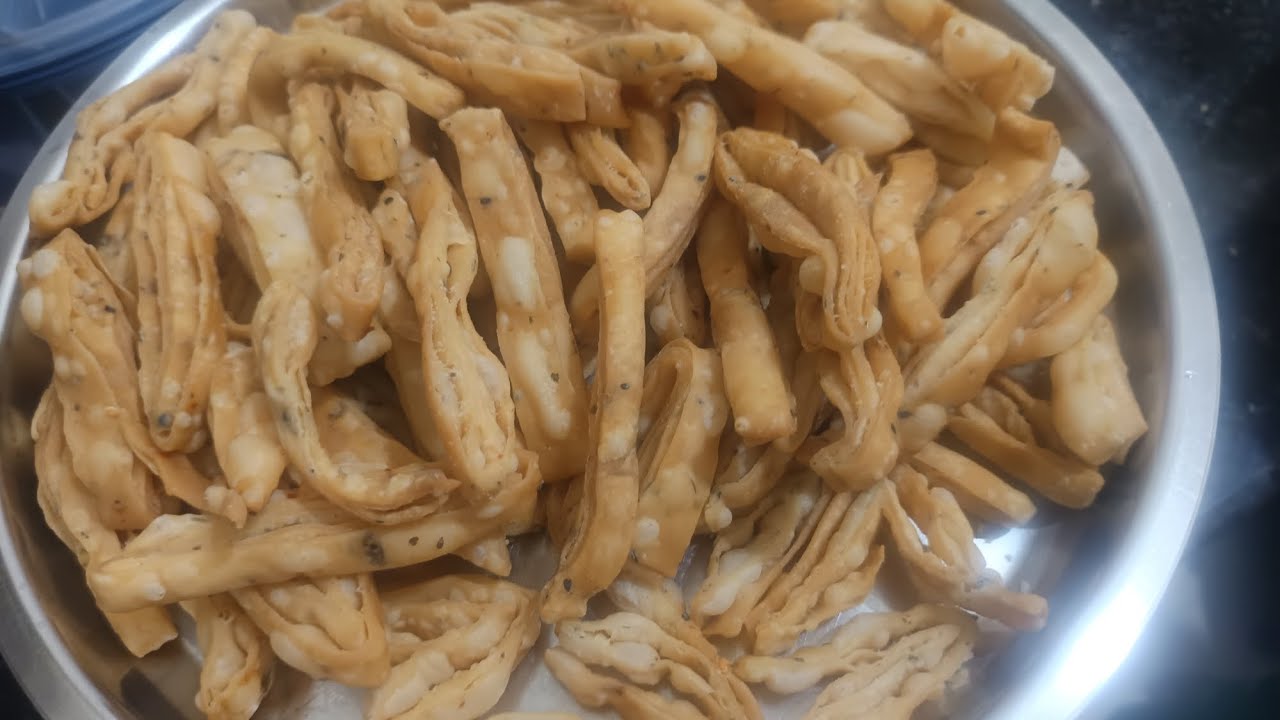 Layering namak pare